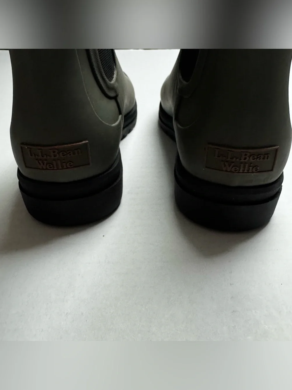 L.L. BEAN Women's Rugged Wellie Chelsea Waterproof Boots In Kelp Green/Black 10M